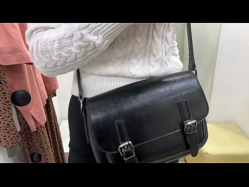 ❤️ Offentlig onani av den unga slynan FeralBerry med en dildo i provrummet ❌ Anal porr at sv.porngipfy.ru ﹏